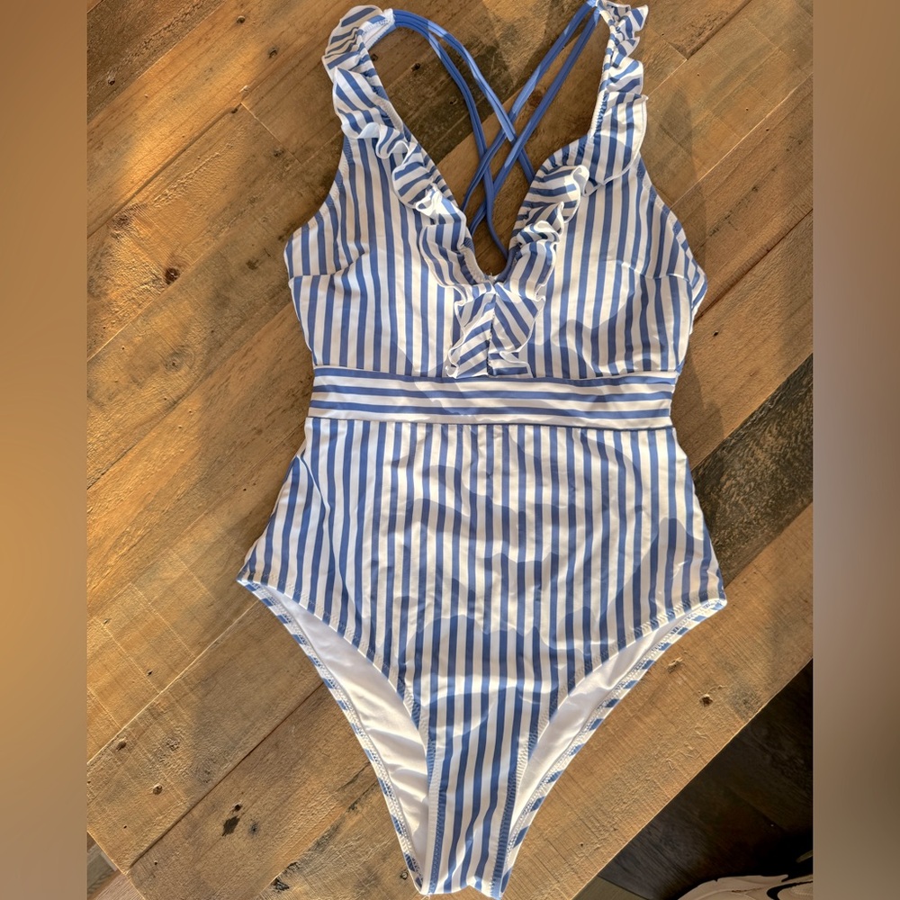 New- women’s striped swimsuit - M
